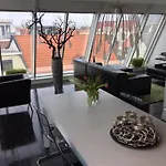 Modern Egmond Daire